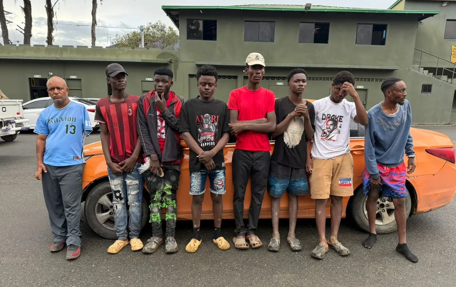 Ejército detiene conductor tras persecución con siete haitianos indocumentados en Constanza