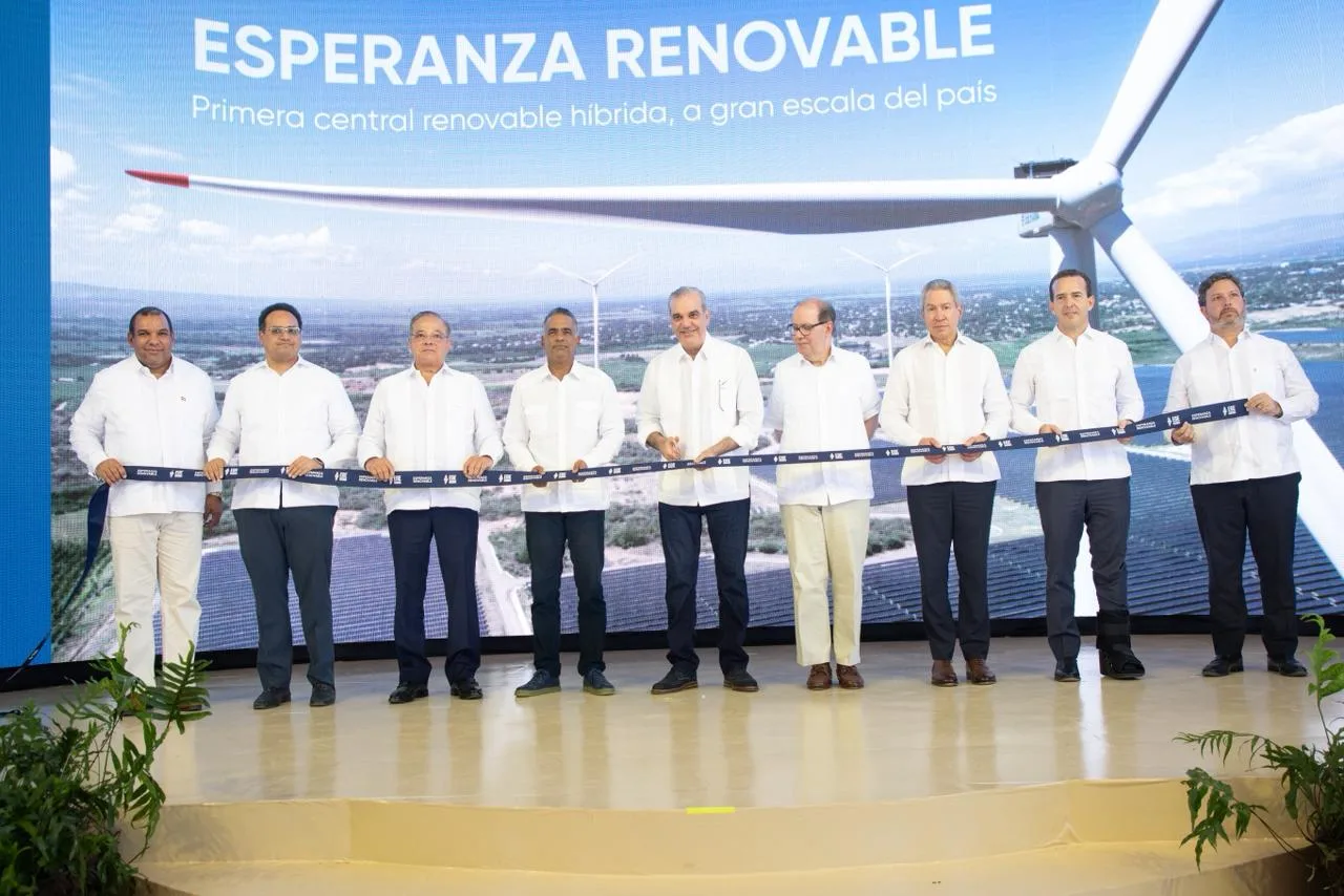 Presidente Abinader inaugura central Esperanza Renovable de EGE Haina, pionera en inyección híbrida de energía eólica y solar al Sistema Eléctrico Nacional Interconectado