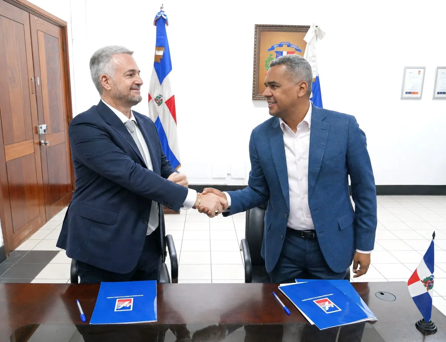 INPOSDOM y Mia Cargo Group ponen fin a litis judicial mediante firma de un acuerdo