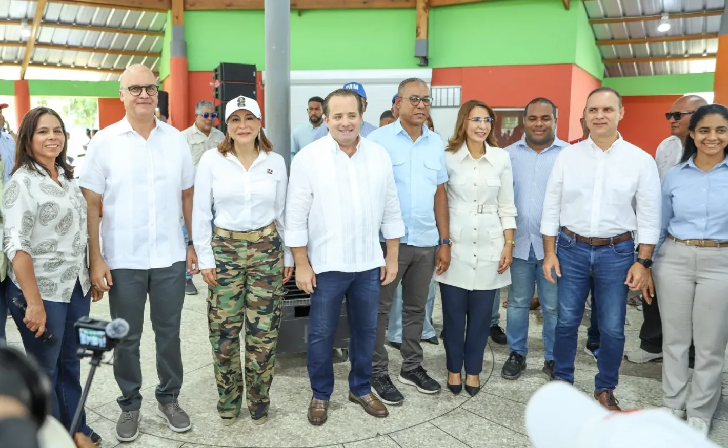 Supérate y Ministerio de la Presidencia entregan segundo Bono de Emergencia a familias afectadas por lluvias en Villa Montellano