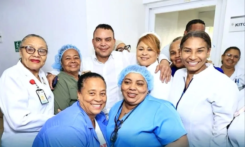 Dr. Julio Landrón felicita a las madres dominicanas en su día y reconoce su invaluable aporte a la sociedad