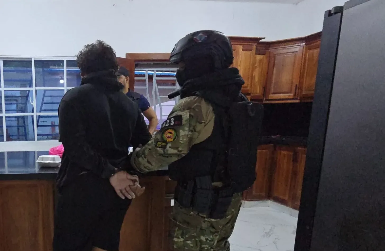 Otro golpe al narcotráfico: capturan dos hombres vinculados al decomiso de 1.7 toneladas de cocaína