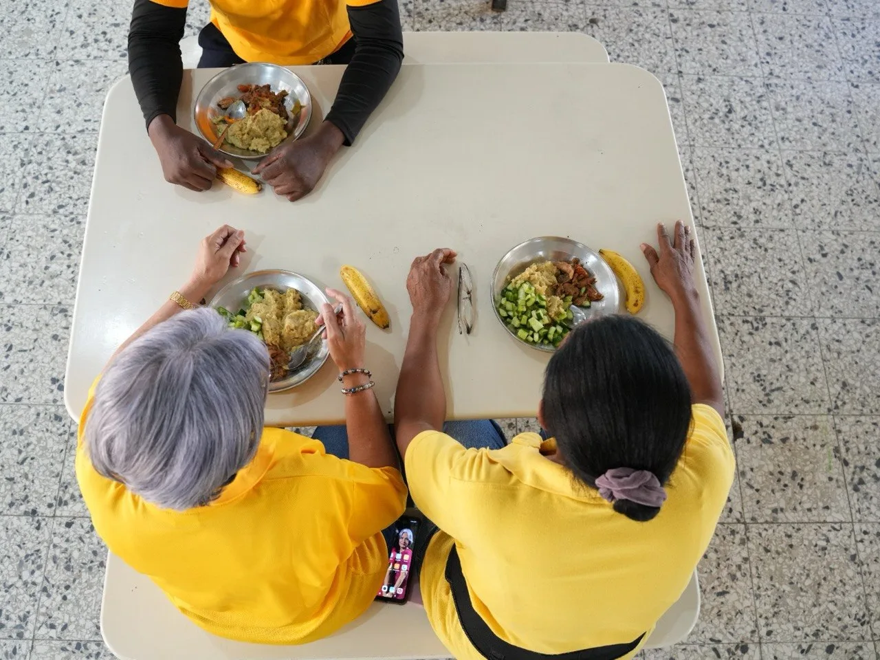 INABIE garantiza alimentación escolar a casi 150 mil jóvenes y adultos de los programas Oportunidad 14-24 y Prepara
