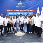 Ministro Kelvin Cruz anuncia construcción de cinco techados en Azua con inversión de RD$156 millones