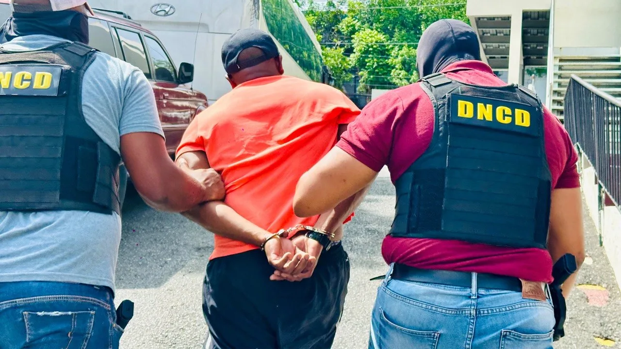 Atrapan a “El Francés”, buscado por decomiso de 10 paquetes de cocaína en Boca Chica