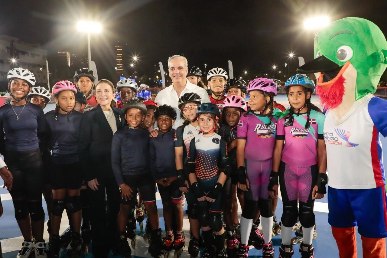 Presidente Abinader y alcaldesa Carolina Mejía inauguran el “Paseo 30 de Mayo”, un nuevo pulmón verde y complejo deportivo en el Distrito Nacional