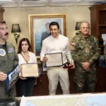 Ministro David Collado y la embajadora Leah Campos realizan visita al portaaviones USS Nimitz