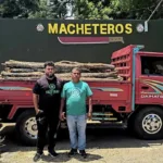 Ejército retiene camión cargado con 125 postes de cambrón ocultos entre pacas de paja sin permiso ambiental en Esperanza, Valverde