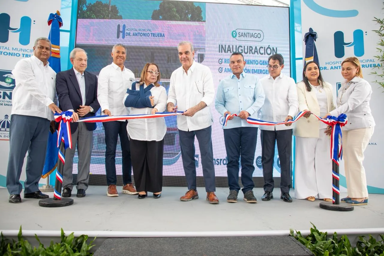 Presidente Abinader entrega el remozado Hospital Periférico Monte Adentro Dr. Antonio Trueba en Santiago; incluye nueva área de Emergencia