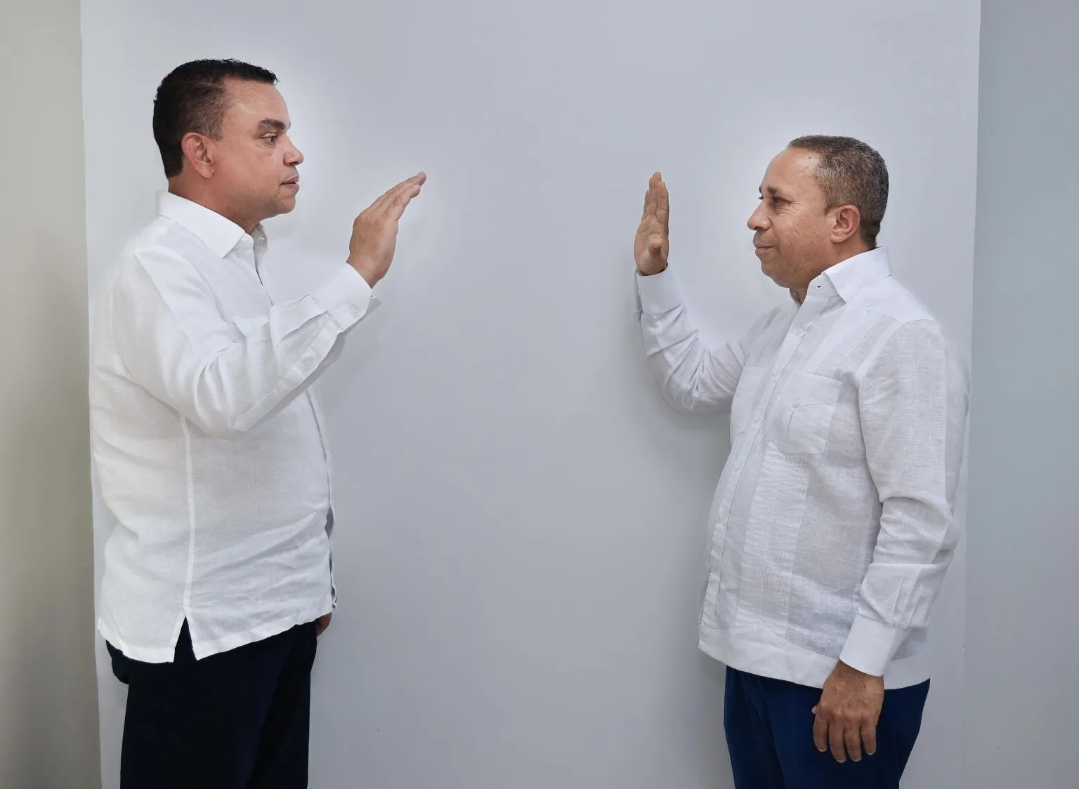 Doctor Julio Landrón juramenta a Alfonzo Herasme como director del Servicio Regional de Salud Enriquillo