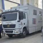 DGM informa acerca de la detención de dos colaboradores en flagrante delito traficando extranjeros en condición irregular en vehículos de deportación de la institución