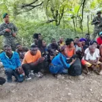 Ejército detiene a 54 indocumentados y retiene motocicletas en operativos realizados en Montecristi