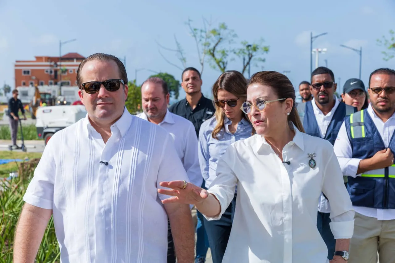 Carolina y Paliza supervisan trabajos finales del Paseo 30 de Mayo y anuncian su inauguración la próxima semana