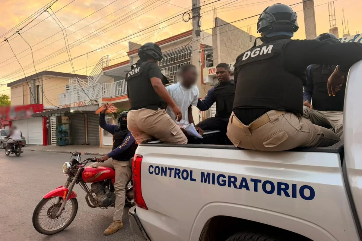 DGM y cuerpos de seguridad detienen 1,063 extranjeros indocumentados el lunes; Migración deporta 990 hacia Haití