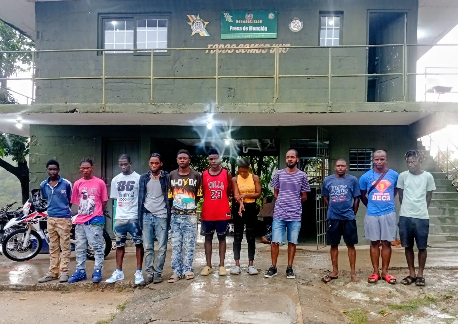 Ejército detiene a 38 haitianos indocumentados en operativos apoyados con drones en Dajabón y Santiago Rodríguez