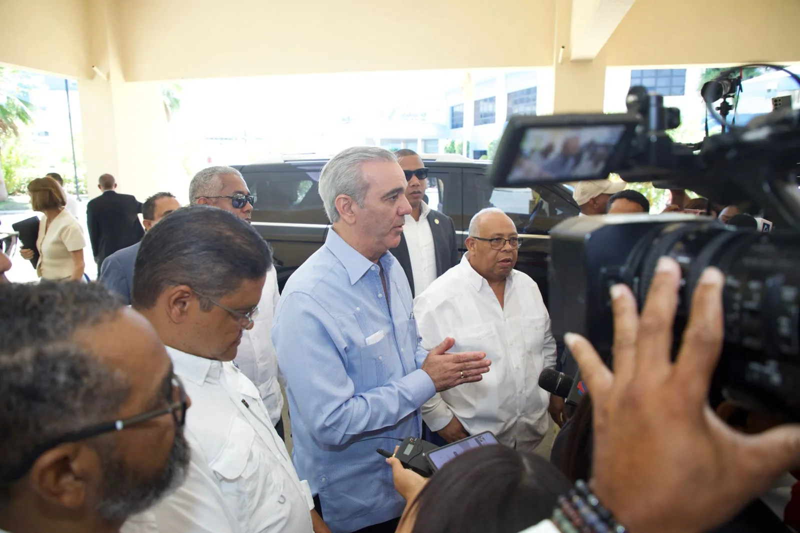 Presidente Abinader reafirma posición del Gobierno de mantener la cesantía y llama al consenso en la reforma laboral