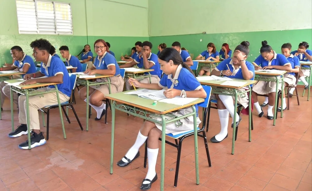 Ministerio de Educación convoca a más de 111 mil estudiantes para la primera convocatoria de las Pruebas Nacionales 2026