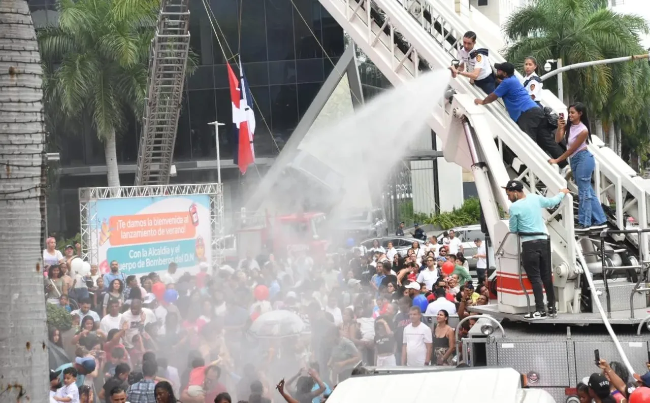 Cuerpo de Bomberos del DN invita a las familias a su gran lanzamiento de verano este sábado 27