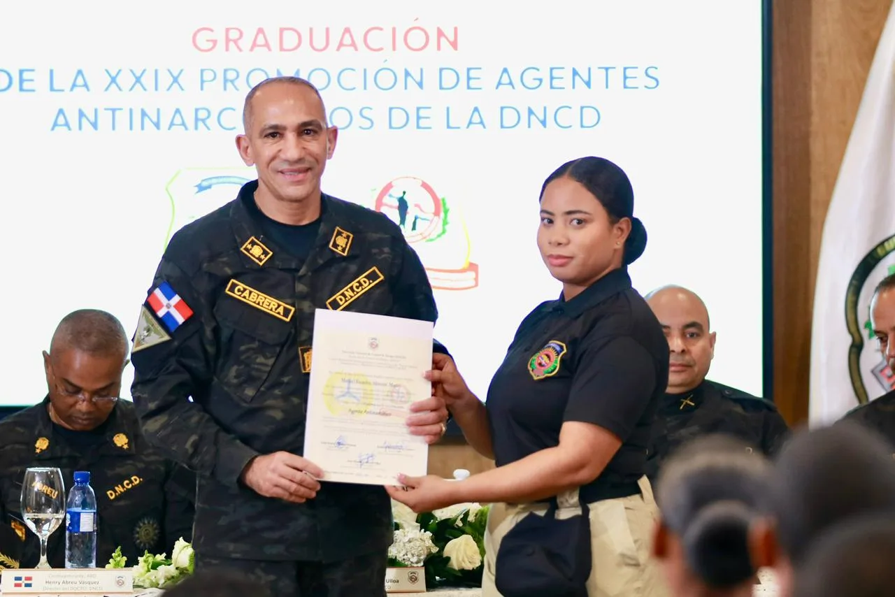 DNCD fortalece lucha contra el narcotráfico con la incorporación de 100 nuevos agentes