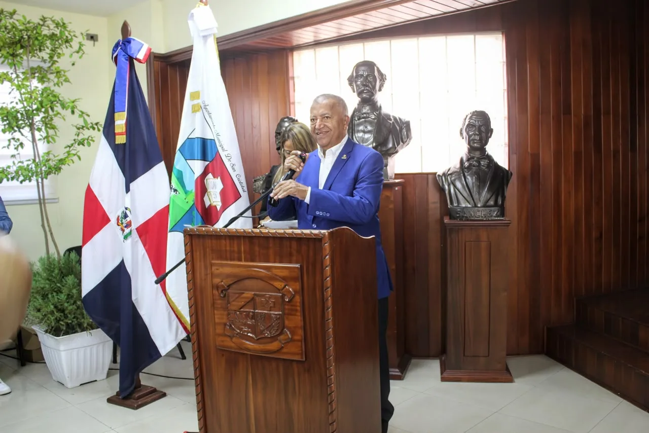 Alcalde Nelson De la Rosa reafirma su compromiso con la transparencia, legalidad y con el Pueblo de San Cristóbal