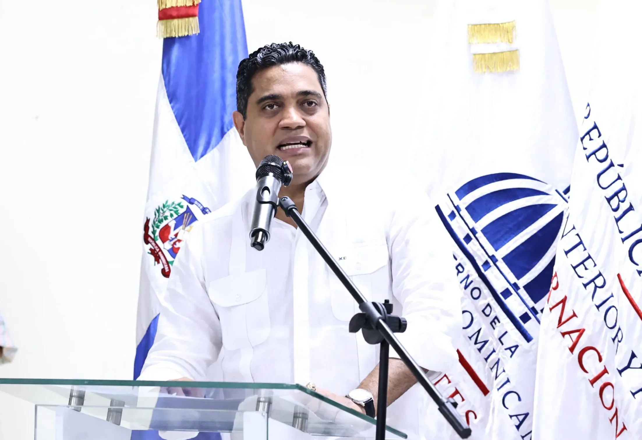 Ministro de Deportes gestiona con Presidente Abinader retorno de atletas varados en Venezuela