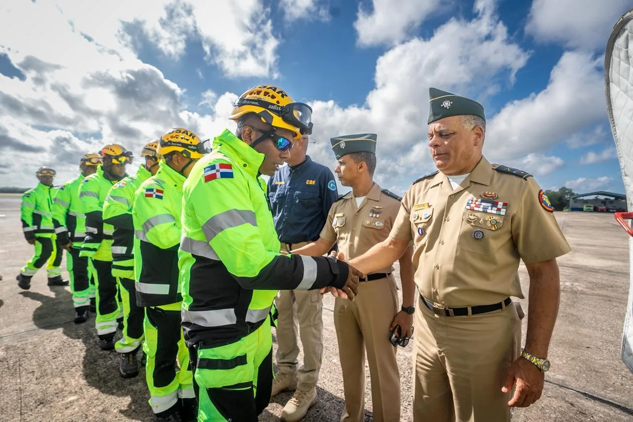 Gobierno dominicano envía nuevo contingente de rescatistas a Venezuela para reforzar las labores de búsqueda y rescate