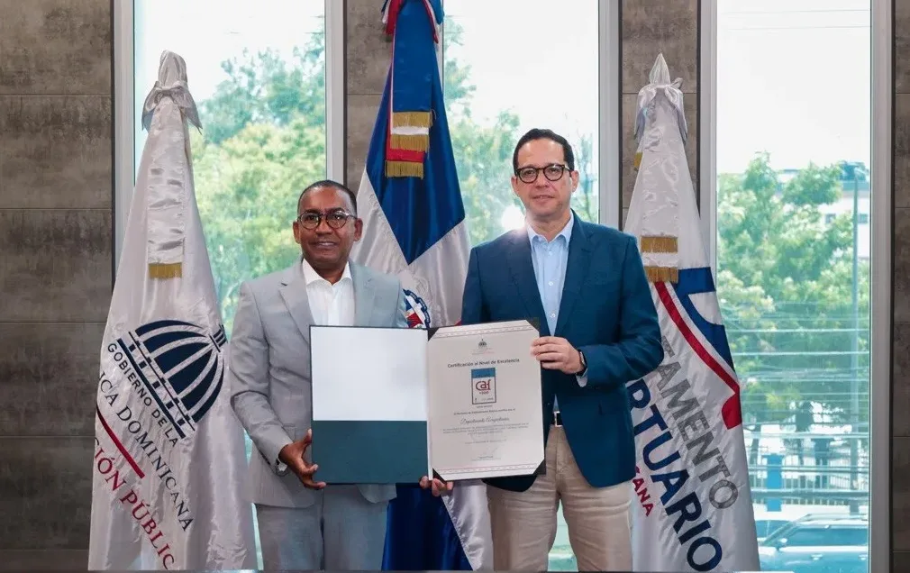Departamento Aeroportuario recibe Sello CAF que reconoce transparencia en gestión