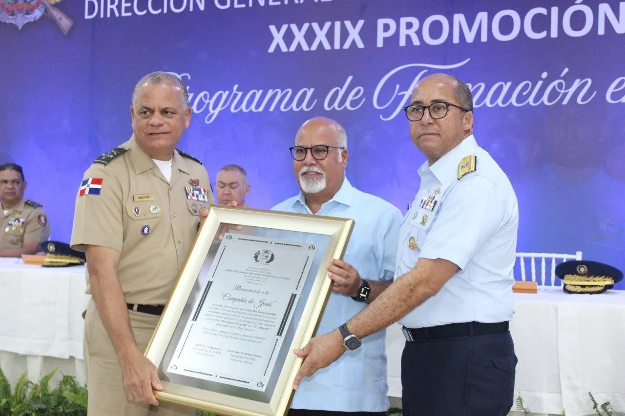 SMV gradúa a 7,962 jóvenes en su XXXIX promoción; gestión de Acosta Sena alcanza récord histórico