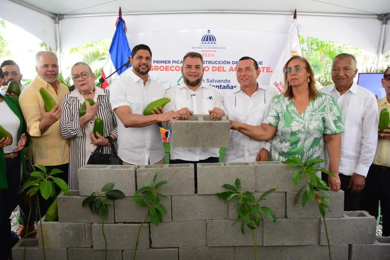 Gobierno inicia construcción del Parque Agroecológico del Aguacate en Cambita Garabitos, que será atracción agroturística