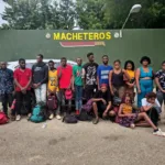 Soldados del ERD detienen dos vehículos con 32 haitianos indocumentados en Valverde y Dajabón