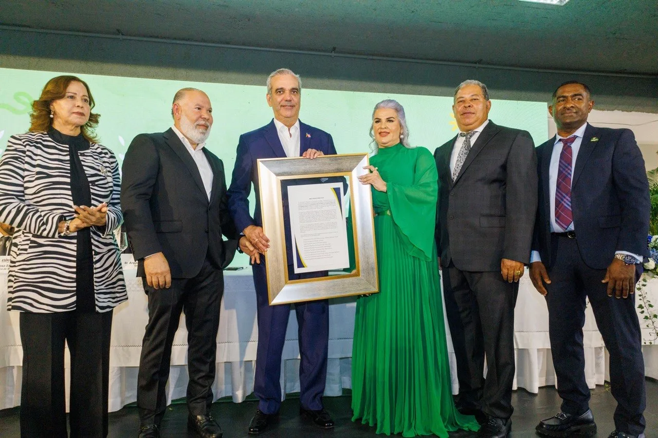 AMAPROSAN y principales asociaciones de comerciantes y mayoristas de la región del Cibao y Santo Domingo reconocen al presidente Abinader por priorizar transformación del Hospedaje Yaque, saldando así una deuda histórica de más de 60 años con Santiago