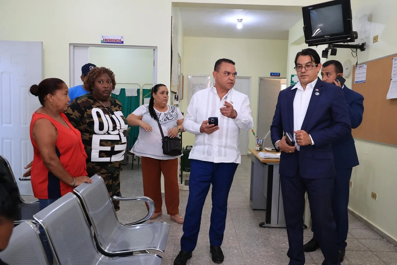 Director del SNS realiza visitas no programadas a centros de salud de Santiago Oeste y dispone mejoras para fortalecer la atención