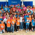 Carolina Mejía comparte una mañana de alegría y aprendizaje con cientos de niños en el Campamento de Verano del Distrito Nacional