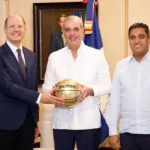 Presidente Abinader recibe en el Palacio Nacional a altos ejecutivos de la FIBA y del Comité Organizador de Santo Domingo 2026