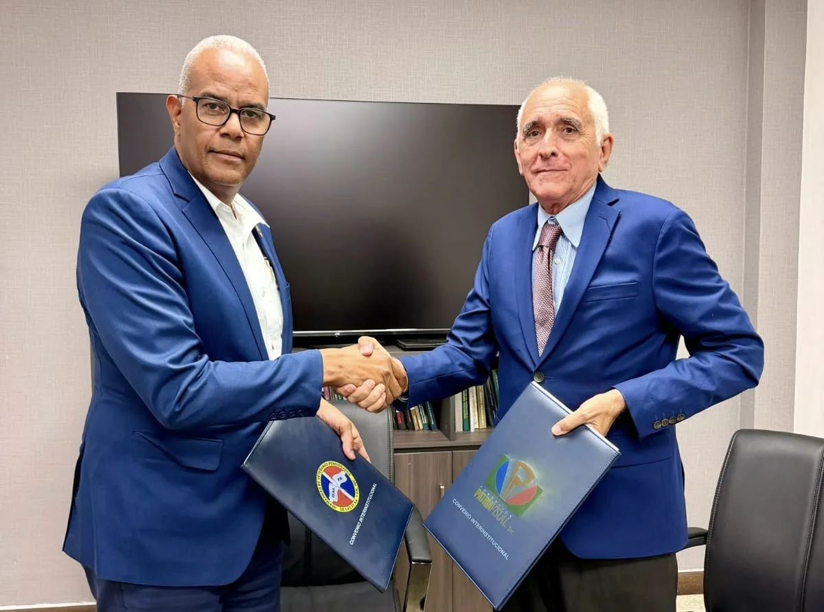 Hermandad de Veteranos y Fundación Patria Visual firman convenio para impulsar el Museo de la Defensa y la Identidad Dominicana