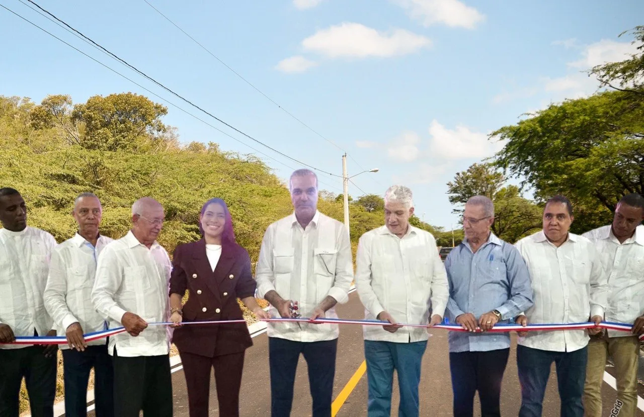 Tras 60 años de espera, presidente Abinader inaugura la carretera Hatillo Palma–Derramadero–Agua de Luis que beneficia a más de 32 mil personas en Montecristi