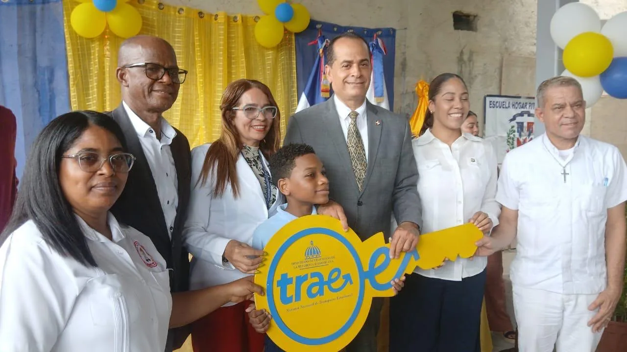 TRAE agrega seis nuevos autobuses a su flotilla en el Distrito Nacional y Santo Domingo Este de cara al nuevo año escolar
