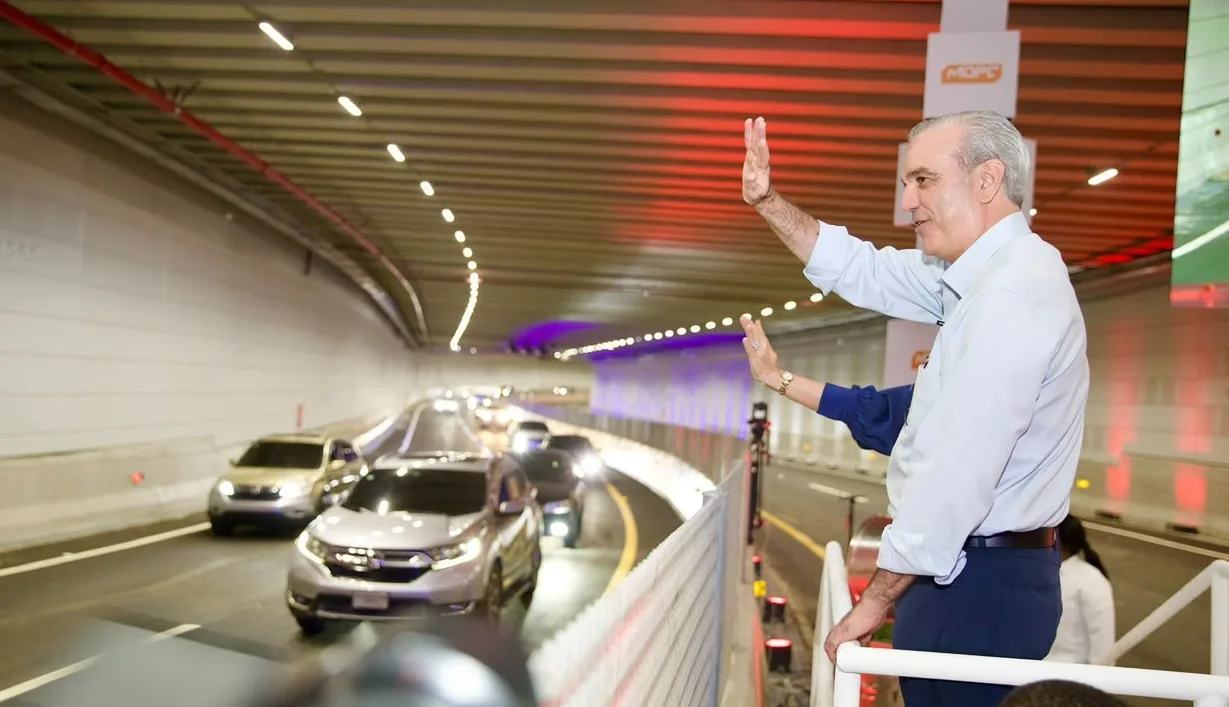 Presidente Abinader inaugura el túnel de la Plaza de la Bandera que cambia la salida hacia el Sur y redefine la movilidad del Gran Santo Domingo