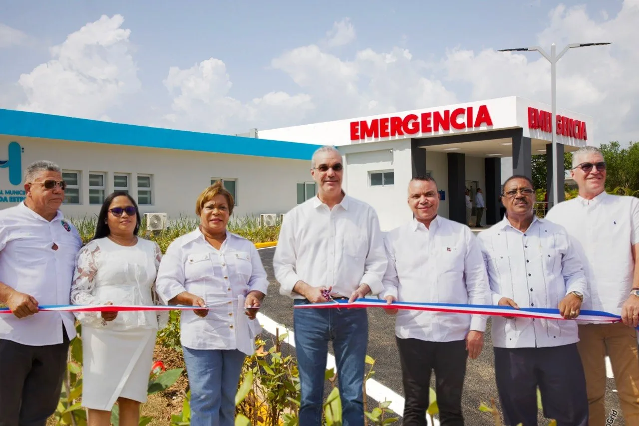 Presidente Abinader inaugura Hospital Hacienda Estrella renovado y abre una nueva etapa de salud digna para más de 60 mil habitantes