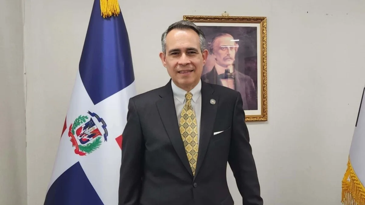 Poder Ejecutivo designa a Federico Alberto Cuello Camilo mediante el Decreto 438-26