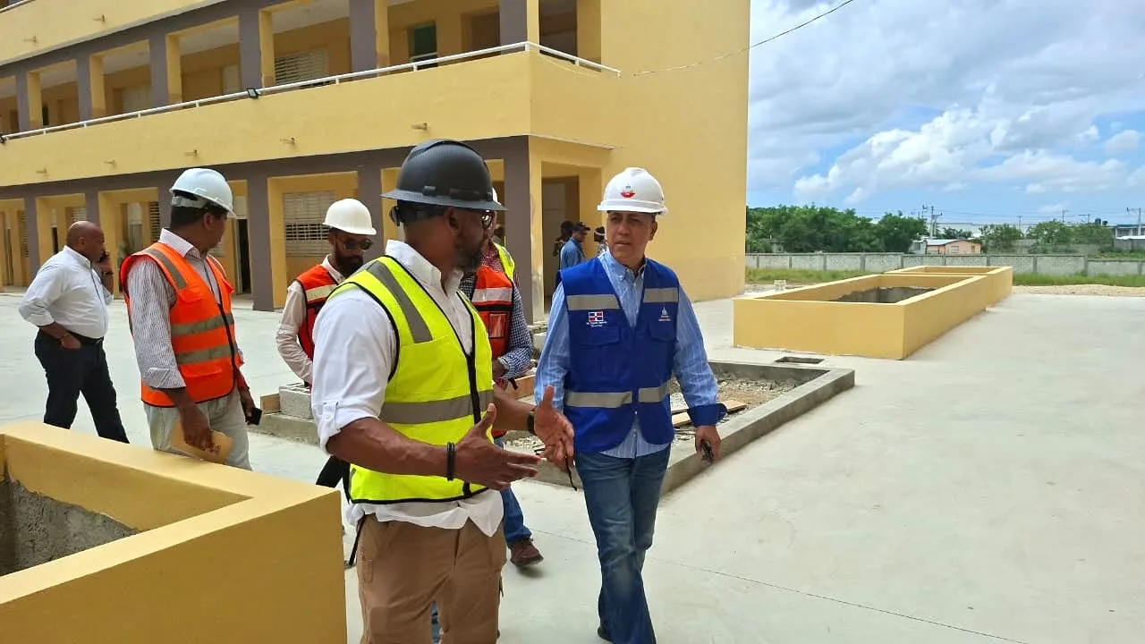 Construcción de nuevas aulas avanzan de forma acelerada en Los Alcarrizos, el Distrito Nacional y Santo Domingo Oeste