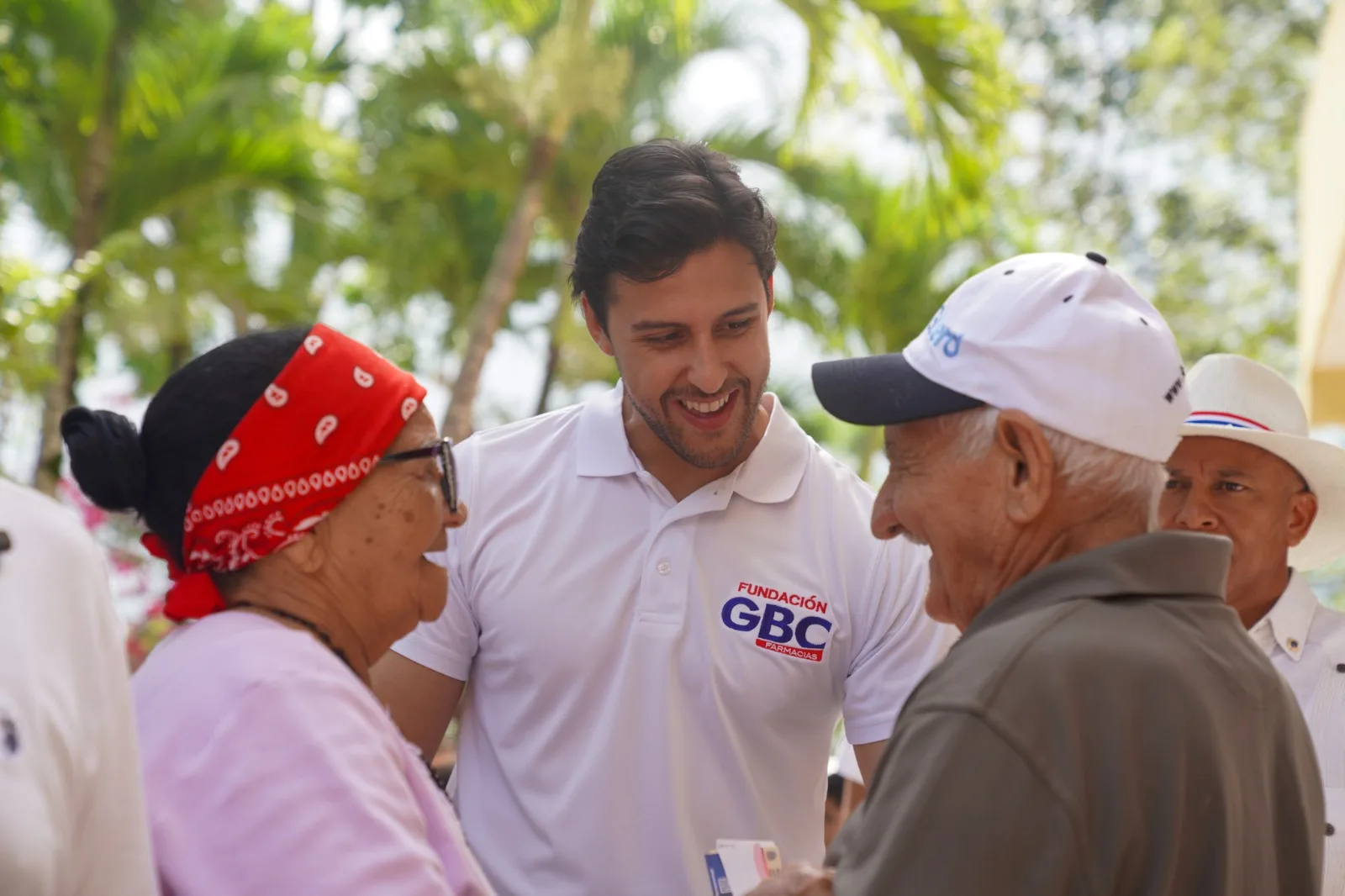 Raymond Rodríguez y Fundación GBC llevan esperanza a Las Cuevas de Cevicos y transforman la vida de más de 400 familias