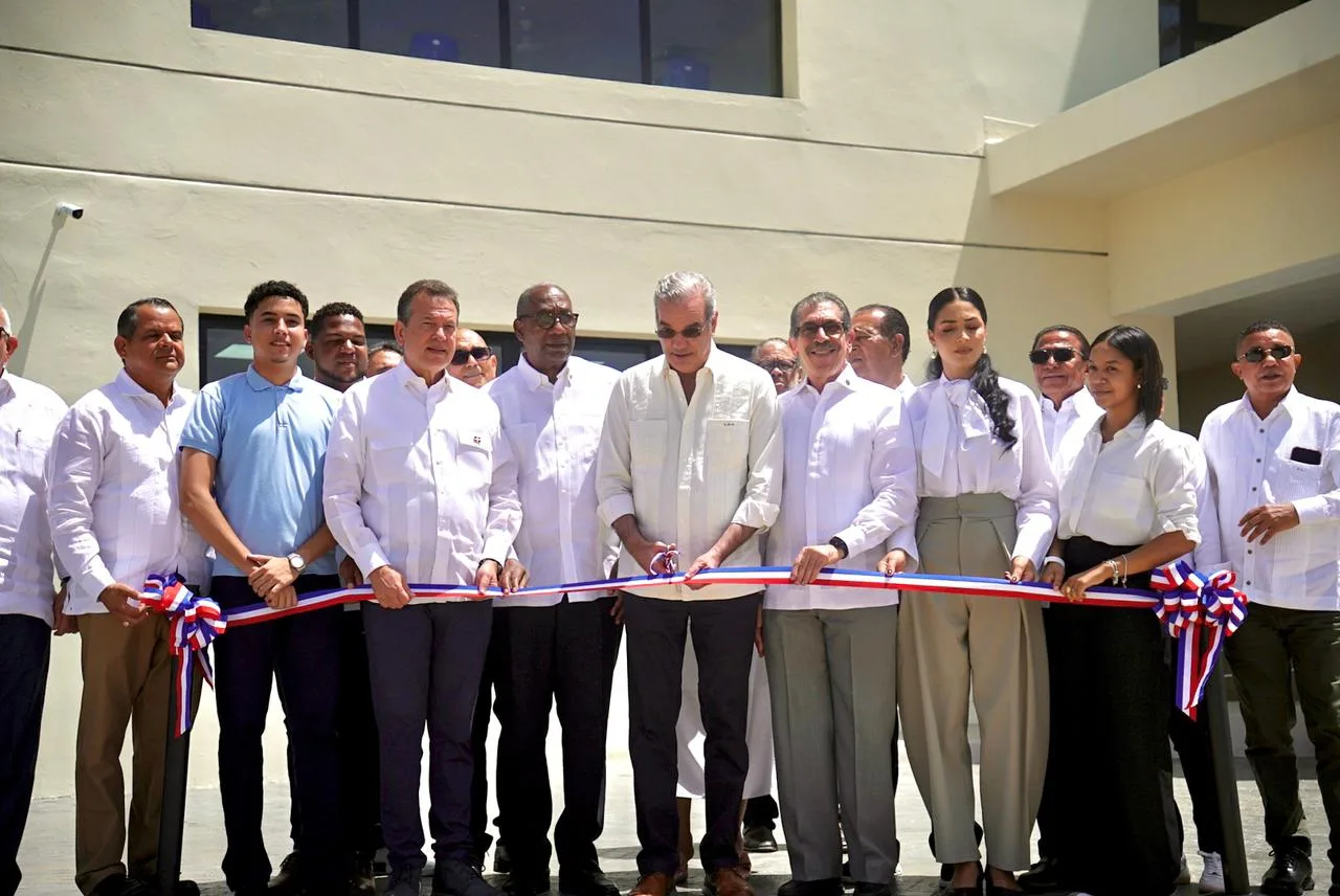 Presidente Abinader inaugura el nuevo Centro UASD Santiago Rodríguez, 47 años después de la creación de la extensión universitaria en la provincia