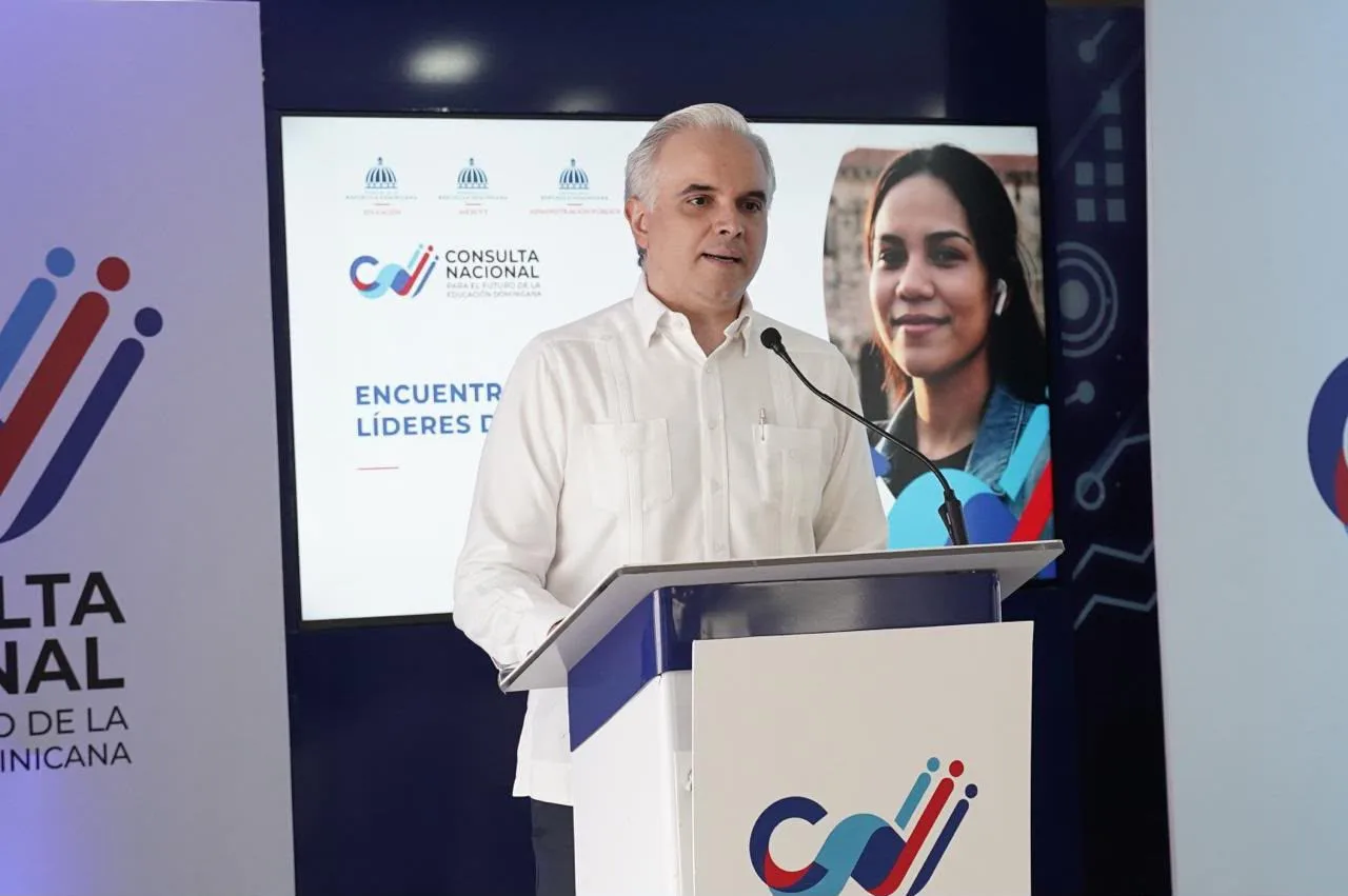 Consulta Nacional presenta a líderes de opinión la visión transformadora de la reforma educativa