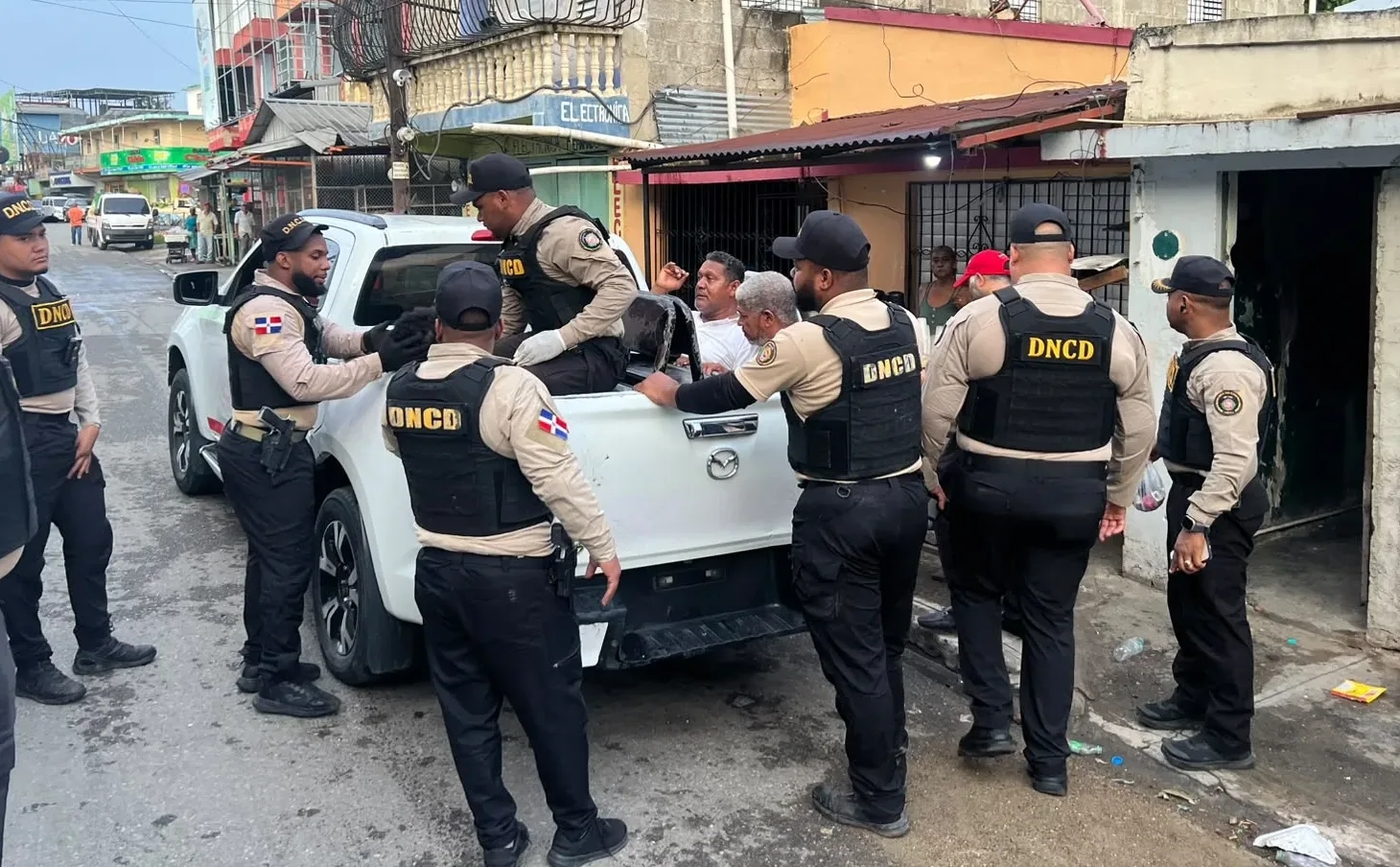 DNCD y MP capturan en La Vega a “Ney” y/o “Cara Cortada”, buscado por narcotráfico y herir a un haitiano