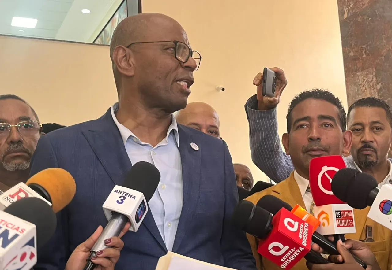 Organizaciones de periodistas y derechos humanos depositan instancia ante el Congreso piden modificar 15 artículos del nuevo Código Penal por “amenazar libertad de expresión”