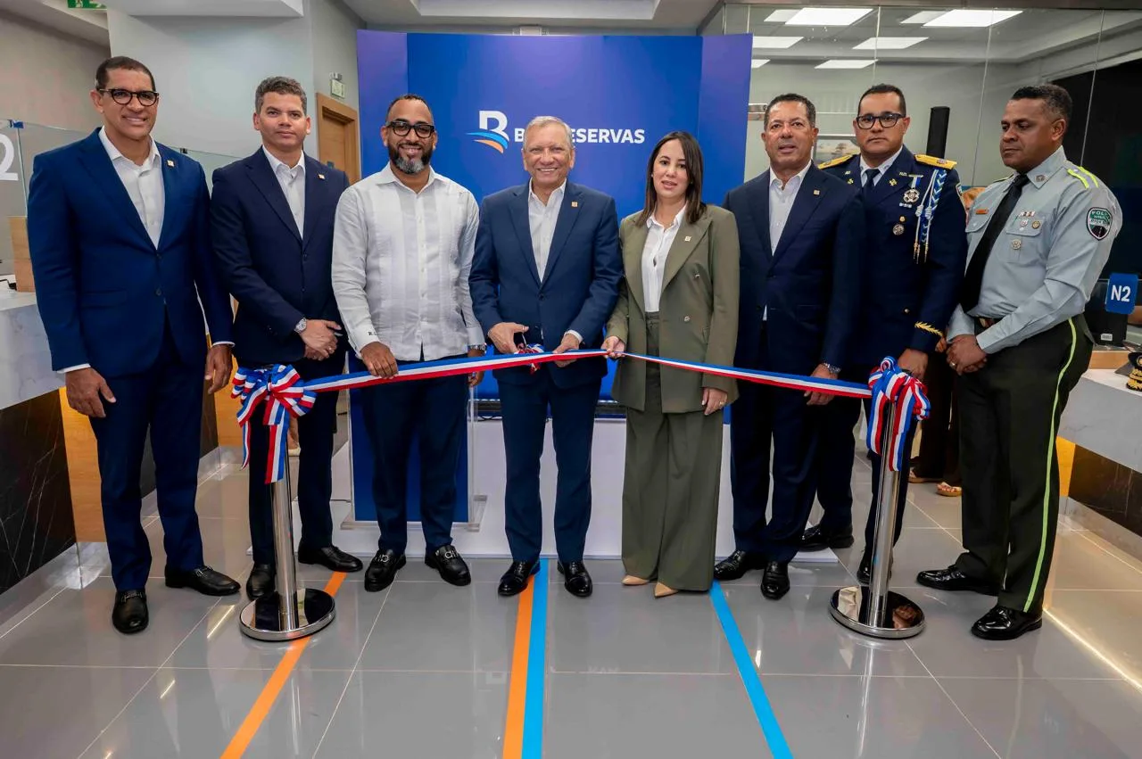 Banreservas inaugura oficina en el Centro de Retención de Vehículos de Pedro Brand