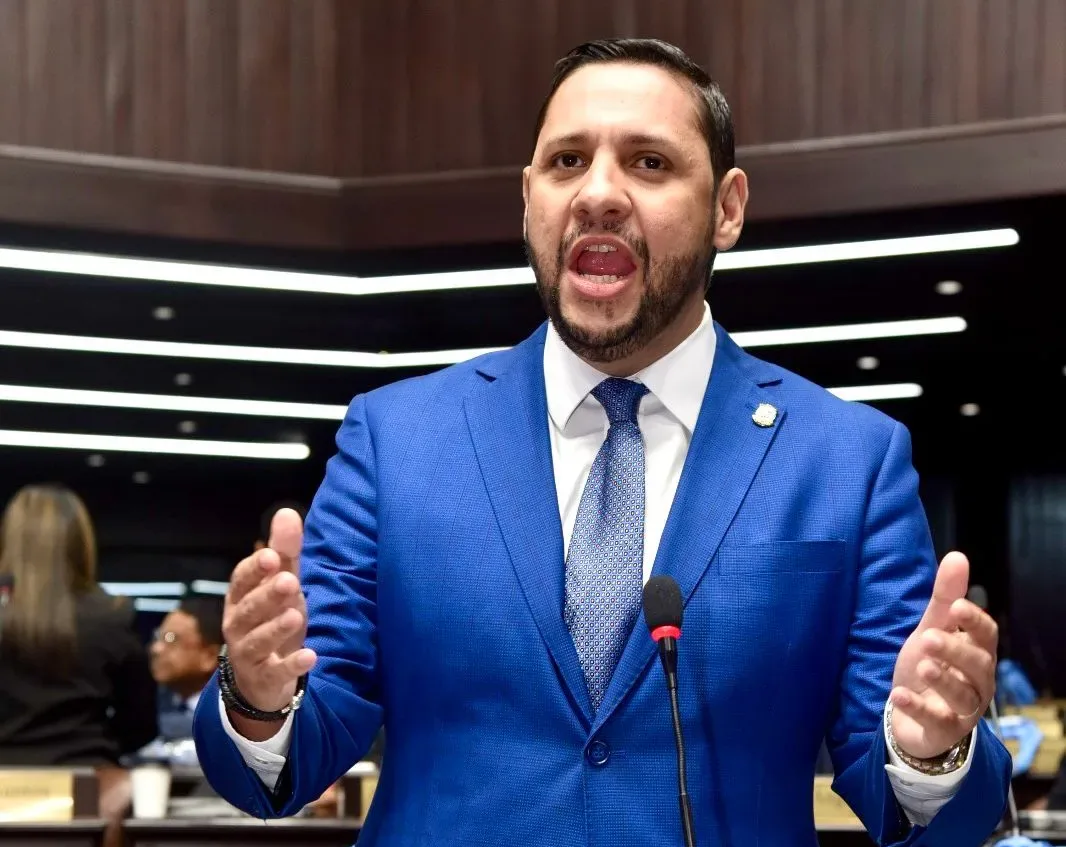 José Caraballo es elegido vicevocero del bloque de diputados del PRM