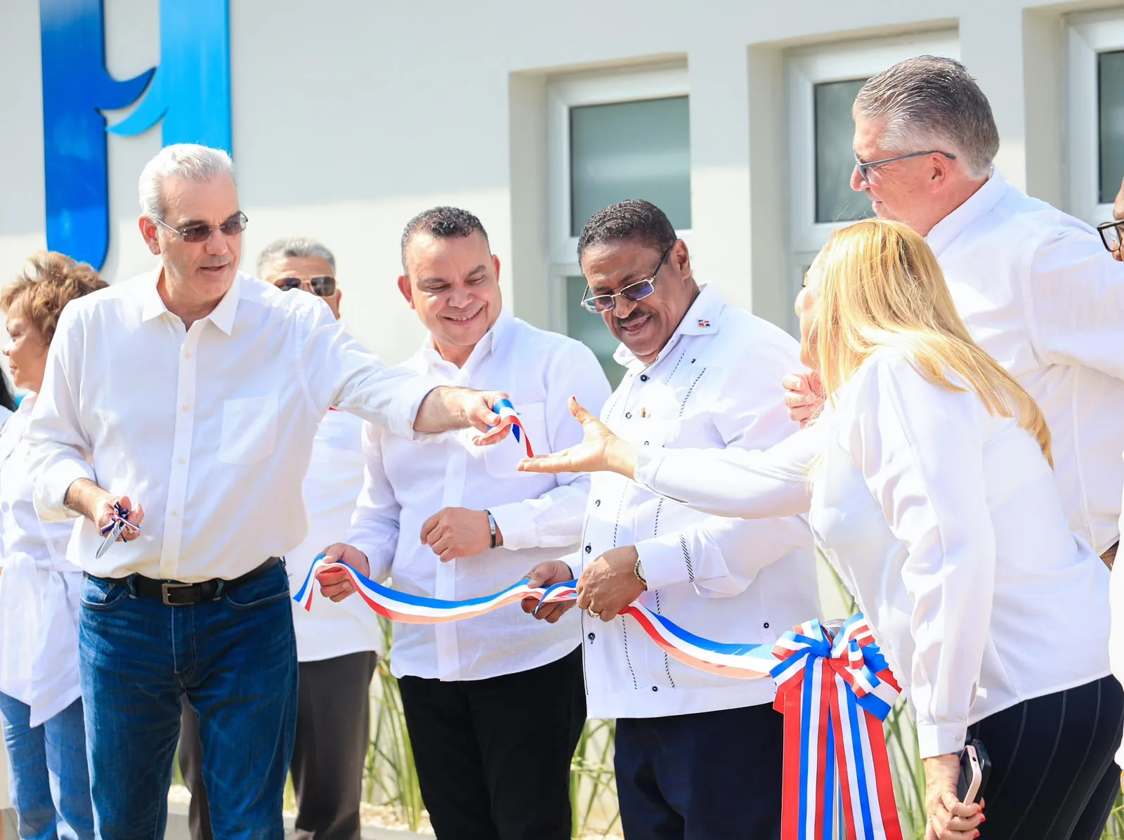 Presidente Abinader entrega Hospital Municipal Hacienda Estrella y salda deuda histórica de más de 20 años con la comunidad