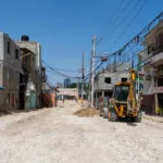 MIVHED avanza en transformación de Los Praditos: inician trabajos de subbase, alcantarillado y terracería para aceras y parques
